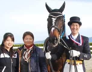 The groom, the owner, Amoucheur, and 2011 All Japan Champion Kazumasa Okada.