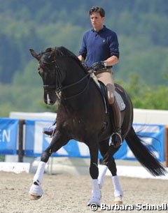 Christoph Koschel lives at the yard next to Hof Kasselmann. He trained his WEG mount Donnperignon at the show