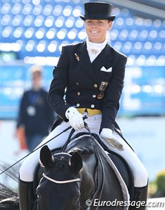 A smiling Stella Charlott Roth :: Photo © Astrid Appels