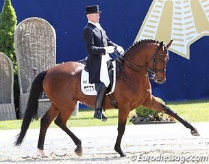 Hubertus Schmidt on the beautiful Imperio