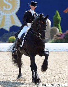 Jessica Süss rode her Friesian Zorro (by Brandus) in the small tour