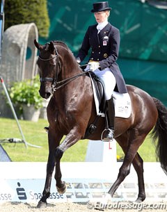 Nathalie zu Sayn-Wittgenstein on Fabienne, a home bred Danish warmblood mare by Future Cup out of a full sister to her Grand Prix horse Rigoletto (by Rubinstein)