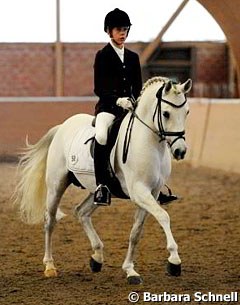 Luca Michels & Dein Freund started off with bad luck. Just when the bell rang the stallion spooked & Luca had no choice but to begin the test. The boy kept his nerve, though, and the pair showed a lovely canter tour with textbook connection.