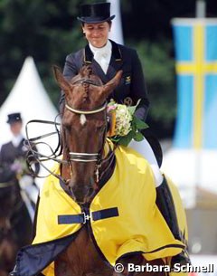 Tinne Vilhelmson on Favourit (by Fidermark x Worldchamp)