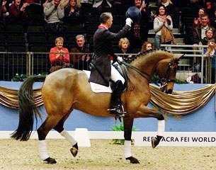 Richard Davison on Artemis waving to the London crowds at Olympia