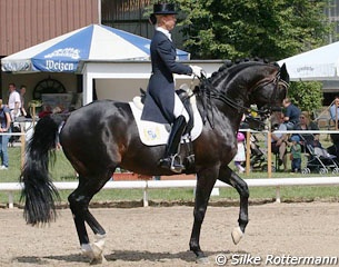 Jasmine Sanche-Burger on Beatrice Burchler-Keller's Unee