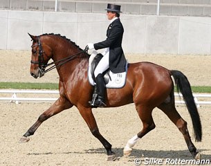 Uta Gräf on Dandelion at the 2011 CDI Mannheim :: Photo © Silke Rottermann