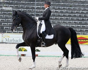 Uta Gräf and Le Noir win 2011 CDN Marbach Dressage Festival :: Photo © Silke Rottermann