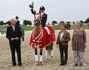 Victoria Vallentin and Natalina win the 2011 Danish Pony Championships :: Photo © Ridehesten.com