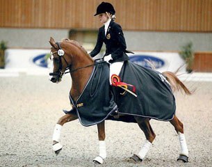 Celine Brauns and Neervelds Blamoer win the 2011 pony Cup of Belgium