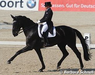 Dorothee Schneider on Diva Royal