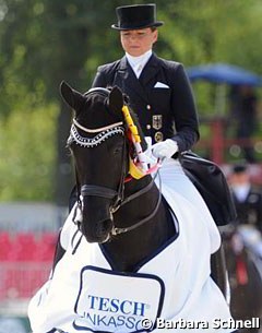 Dorothee Schneider and Diva Royal win the 2011 Tesch Inkasso Cup :: Photo © Barbara Schnell
