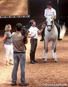 Juan Manuel Munoz Diaz at his clinic in Brazil. Tribuna Lusitana videoing :: Photo © Tribuna Lusitana