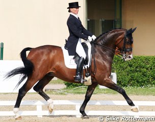 Danish born Brit Henriette Andersen on Louis d'Or