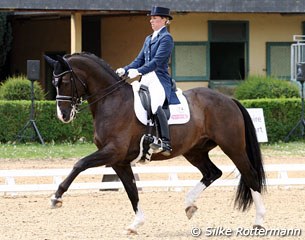 Charlotte Dujardin on Valegro at the 2011 CDIO Saumur :: Photo © Silke Rottermann