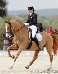 Sylvia Zimmer on Asja Hüsing's Westfalian gelding Priboy (by Pit I)