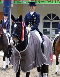 Louisa Luttgen and Habitus win the young riders' team test at the 2011 CDI Stadl Paura