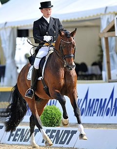 Hermann Burger on Florenciano (by Florencio x Havidoff) :: Photo © Tanja Becker