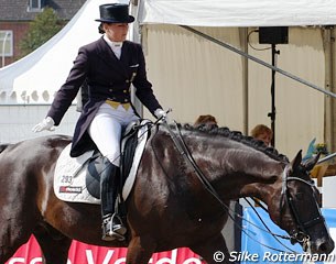 Carola Koppelmann and Desperado leave the arena