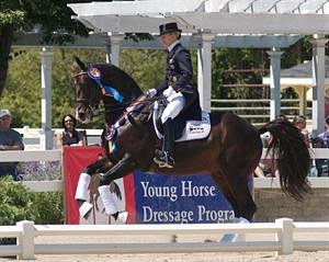 Lisa Wilcox and Pikko del Cerro HU win the 2011 Developing Horse Championship :: Photo © Chuck Swan