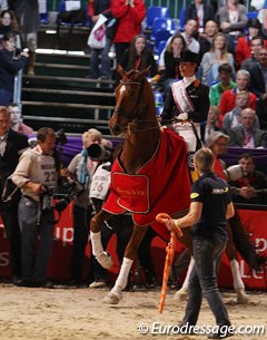 Parzival had a run-in with the photographers during the prize giving