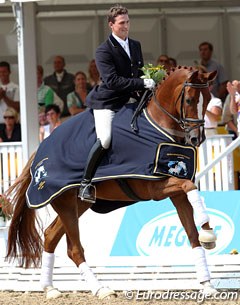 Michael Eilberg and Woodlander Farouche win the 5-year old preliminary test at the 2011 World Young Horse Championships :: Photo © Astrid Appels