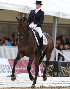 Senta Kirchhoff on Soulmate (by Sandro Hit x Calypso II). Wonderful trot but the canter work was quite conservative and the flying changes not enough confirmed. This bay Hanoverian is a powerful mover