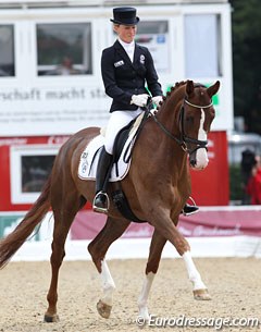 Helen Langehanenberg on Sissy Max-Theurer's Westfalian mare Schickeria (by Sir Donnerhall I x Weltmeyer). The trot and walk part were delightful but there was resistance in walk and tension in canter.