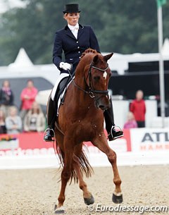 Gerdine Maree on Athene (by United x Jazz). Much roundness and scope in this horse's gaits, but he was constantly behind the vertical