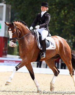 Luxembourg based Danish Kristine Moller on Jens Thorsen's Freak Blue Phantom (by Florencio x Feinbrand). The trot and canter were both promising but it was medium speed all the time. Beautiful walk!