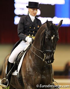 Lana Slier on Danielle van Mierlo's black Dutch bred gelding Reggea (by Kennedy)