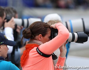 Kittel's wife Lyndal Oatley taking photos of Patrik's ride