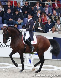 Austrian Renate Voglsang and Fabriano took the opportunity to ride in the Aachen kur when Beatriz Ferrer-Salat dropped out.