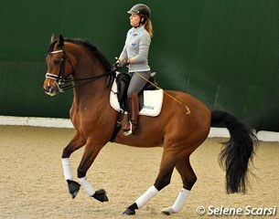 Valentina Truppa schooling Eremo del Castegno at her home, Centro Equestre Monferrato, in Valgera near Asti, Italy :: Photo © Selene Scarsi