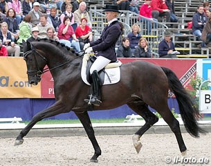Swedish Therese Nilshagen on the Oldenburg reserve licensing champion Dante Weltino (by Danone I x Welt Hit II). They were 23rd in the preliminary round