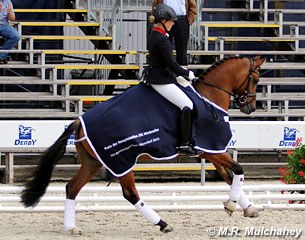 Don Henley wins the 3-year old Riding Pony Mares and Geldings qualifier