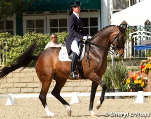 Yvonne Losos de Muniz on Liebling II