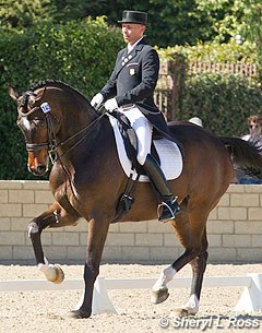 Steffen Peters and Legolas win the Grand Prix at the 2012 CDI-W Burbank :: Photo © Sheryl L Ross