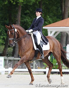Laurence Vanommeslaghe and Avec Plaisir at the 2012 CDI Compiegne :: Photo © Astrid Appels