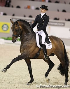 Edward Gal mostly rides with his toes flying out :: Photo © Astrid Appels