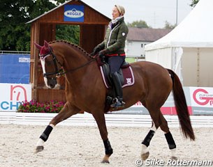 Anabel Balkenhol schooling Dablino