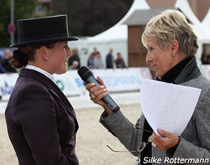 Judge Katrine Wüst interviewing Carola Koppelmann