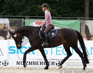 Helen Langehanenberg schooling Rohjuwel