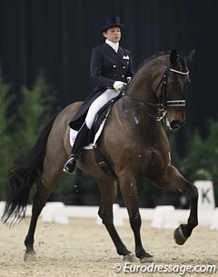 Sarah Millis and HP Frontier at the 2012 CDI Drachten :: Photo © Astrid Appels