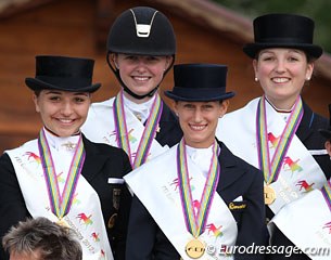 The gold medal winning German team: Charlott Maria Schurmann, Sanneke Rothenberger, Louisa Lüttgen, Florine Kienbaum