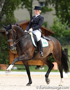 Swedish Young Rider Tove Melin on Dawson at the 2012 European Young Riders Championships :: Photo © Astrid Appels