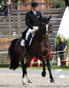 Austrian Oliver Valenta on the Bavarian Rivel (by Rivero II x Polarstern) closed the ranks in 15th place