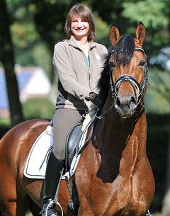 Breeder Sabine Ludwichowski aboard Escolar (by Estobar x Furst Piccolo) :: Photo © Tanja Becker