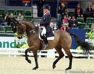 Richard Davison and Hiscox Artemis at the 2012 CDI-W Gothenburg :: Photo © Ridehesten.com