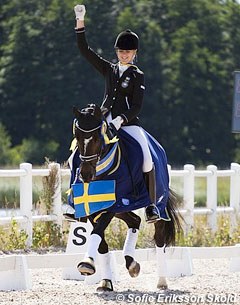 Sofie Andersson and Puccini win the 2012 Swedish Pony Championships :: Photo © Sofie Eriksson Söld